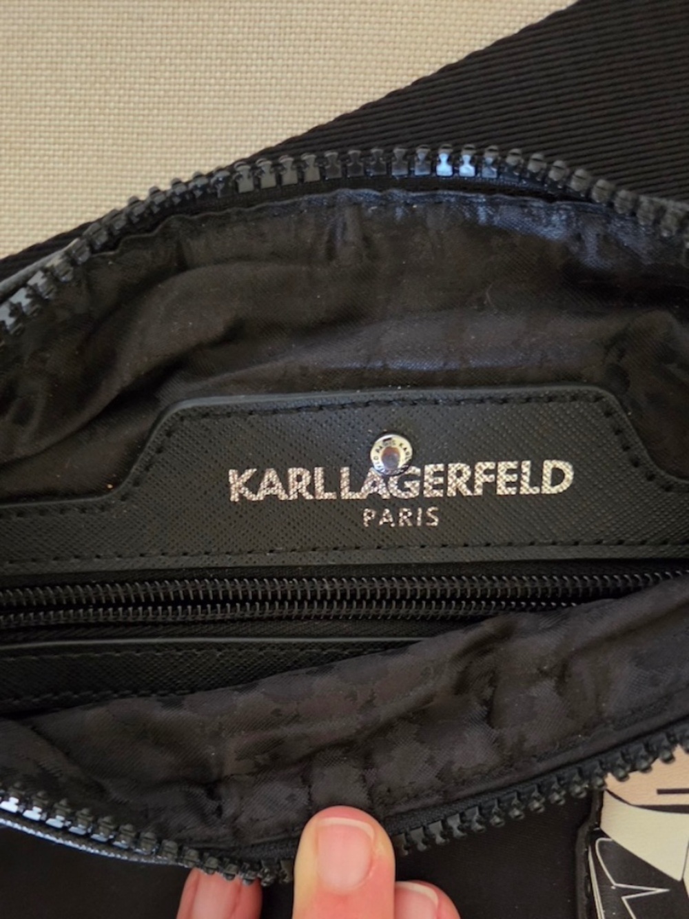 Karl Lagerfeld Nylon Fanny Pack/Belt Bag...Discontinued & Collectible! - Picture 3 of 7